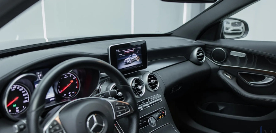 Mercedes-Benz Klasa C cena 114900 przebieg: 114900, rok produkcji 2017 z Okonek małe 631